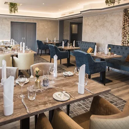 Szálloda Schwiizeralp & Restaurant 3*