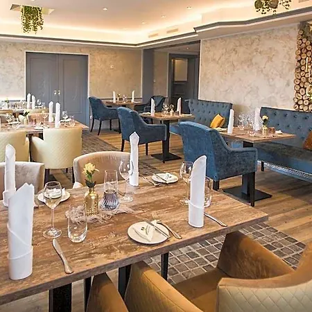 Schwiizeralp & Restaurant Hotel 3*