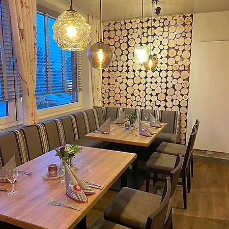 Отель Schwiizeralp & Restaurant
